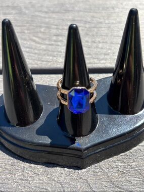 Gold Tone Ring with Deep Blue Octagon CenterSize 6.5 NWOT